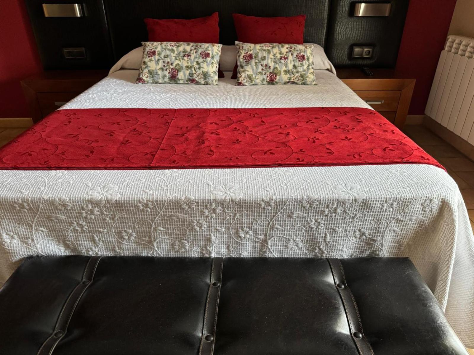 Hotel Guara Inluka Las Almunias Zewnętrze zdjęcie